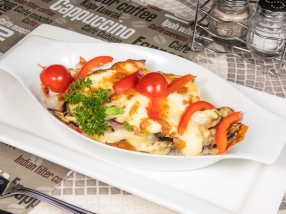 Куриная грудка зап. с овощами под сыром