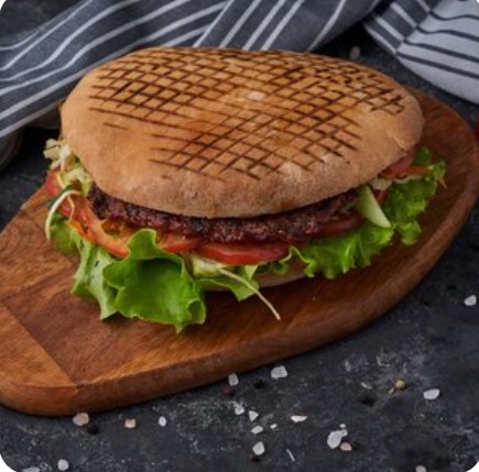 Плескавица в пите из говядины и свинины