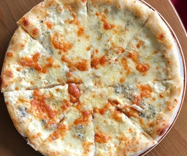 Пицца «Четыре сыра»