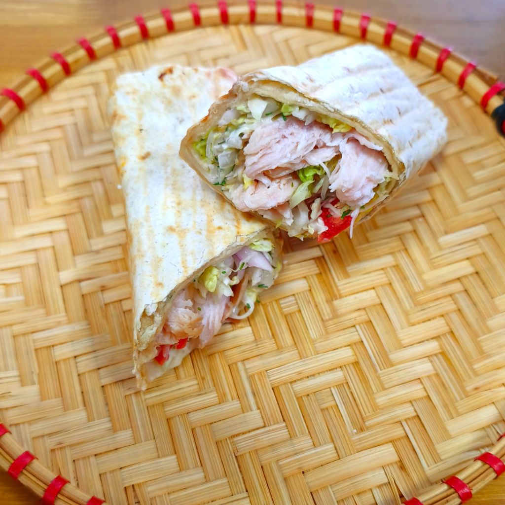 Шаурма с курицей в лаваше