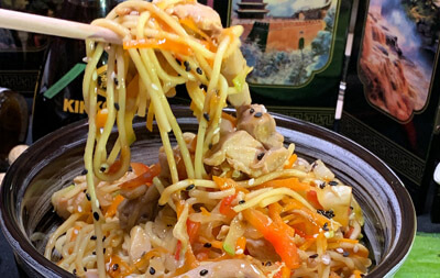 Удон с мясом цыпленка, овощами