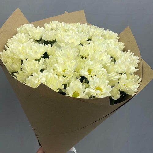 Классический букет из кустовых хризантем