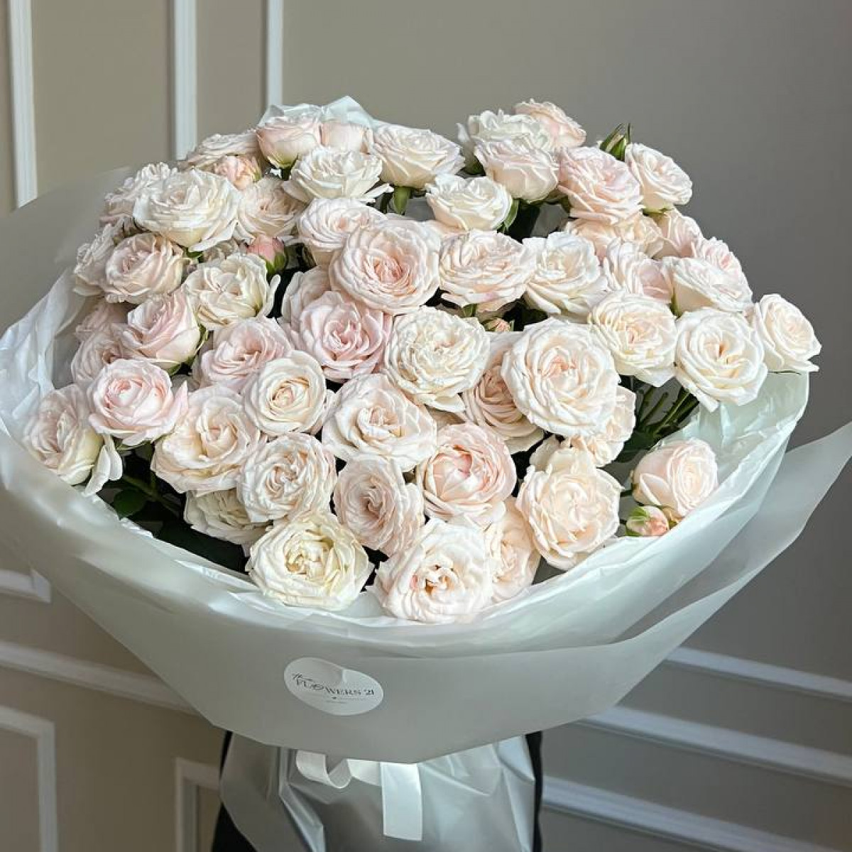 Моно букет из кустовых роз 46 (предзаказ)