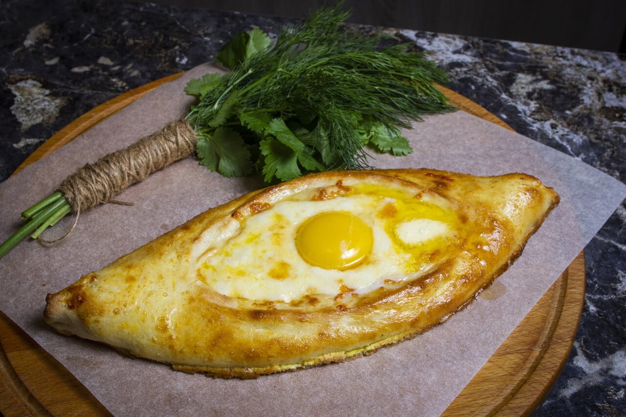 Хачапури по-аджарски
