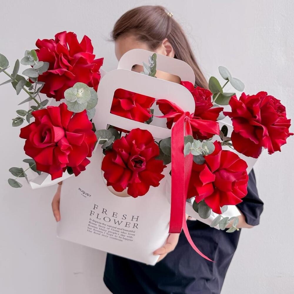 Ажурные розы с эвкалиптом