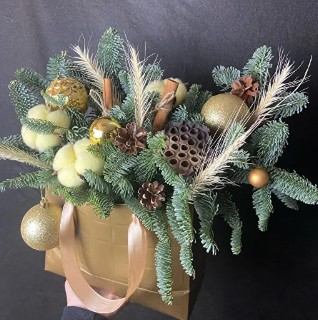 Новогодняя композиция "Золотой праздник"