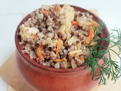 Гречка в горшочке с курицей