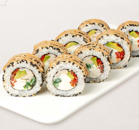 Ролл Цыпленок Чука с ореховым соусом