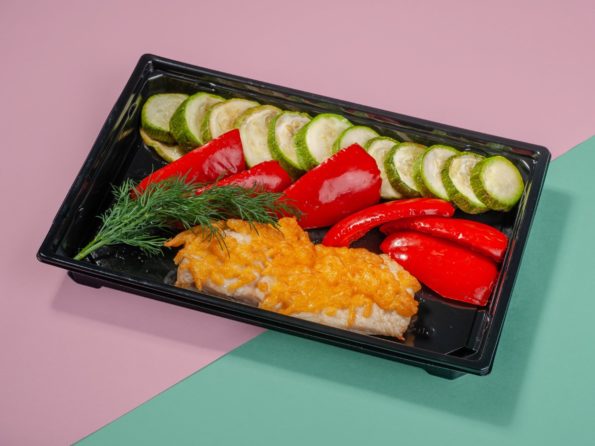 Куриное филе с сыром и овощами