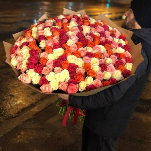Букет из 201 разноцветной розы