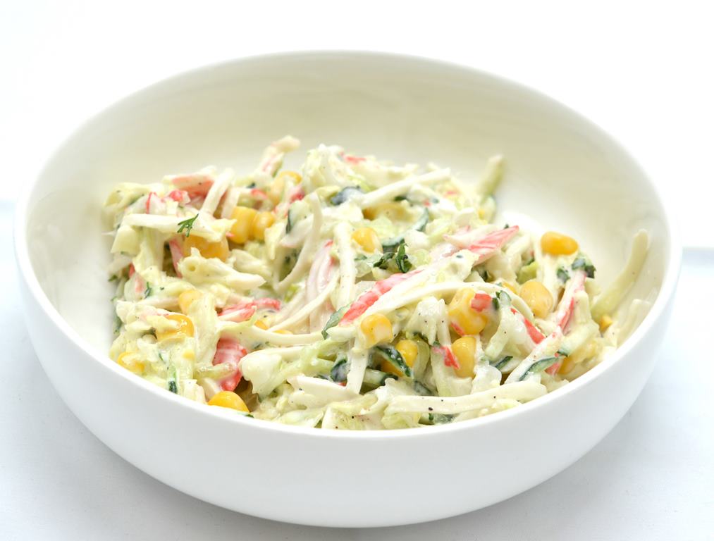 Салат с крабовыми палочками и пекинкой