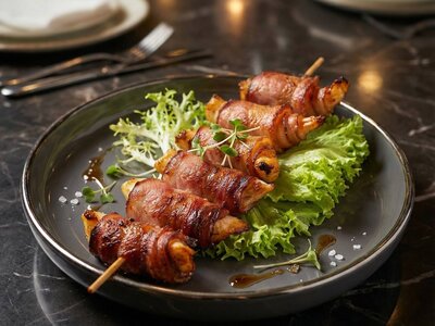 Креветки в беконе