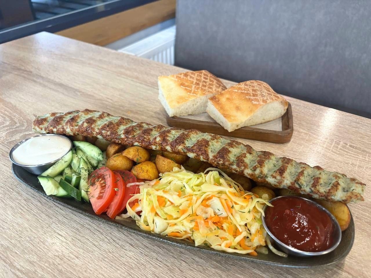 Куриный люля-кебаб с гарниром XXL