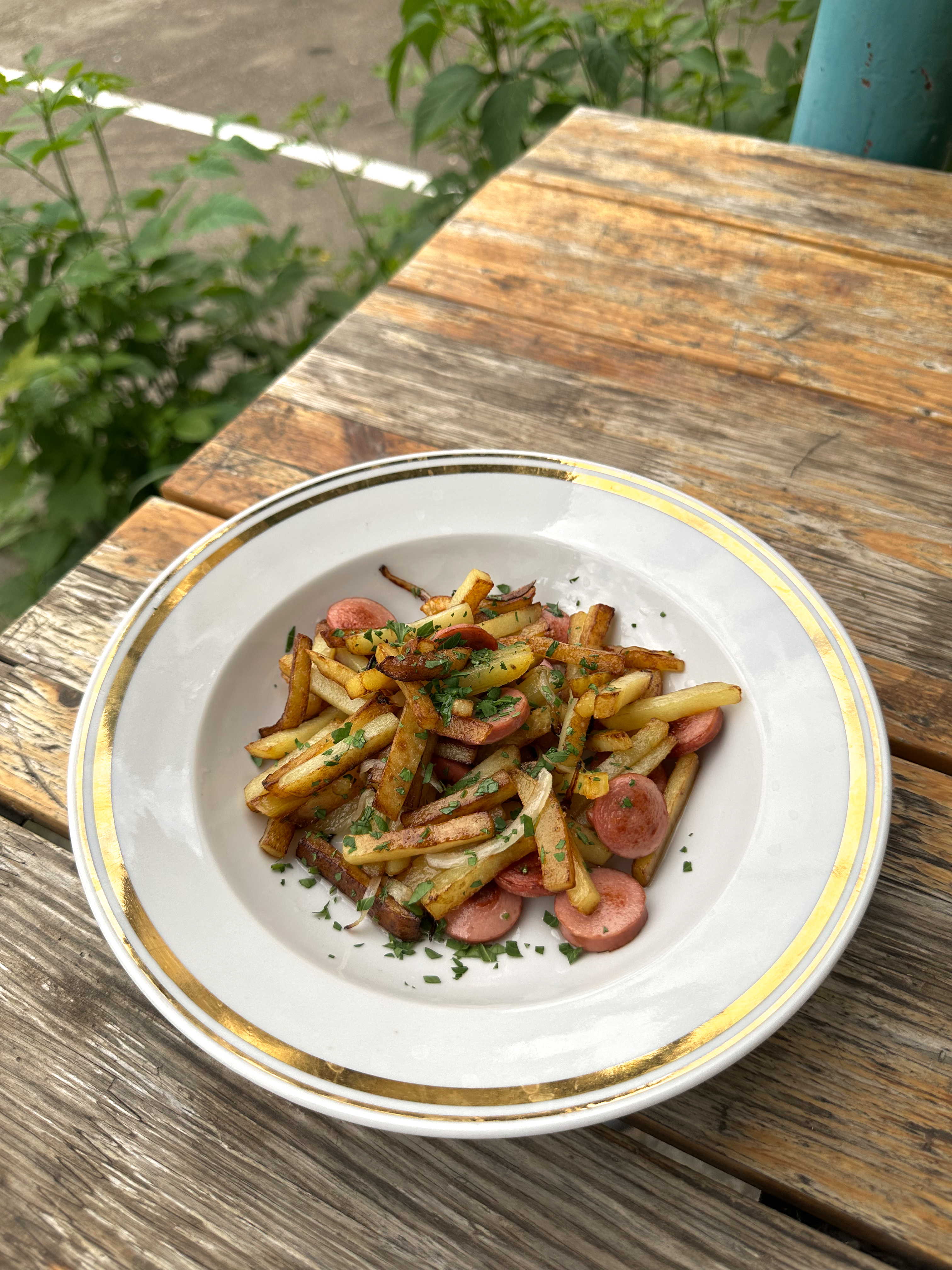 Жареная картошка с сосисками