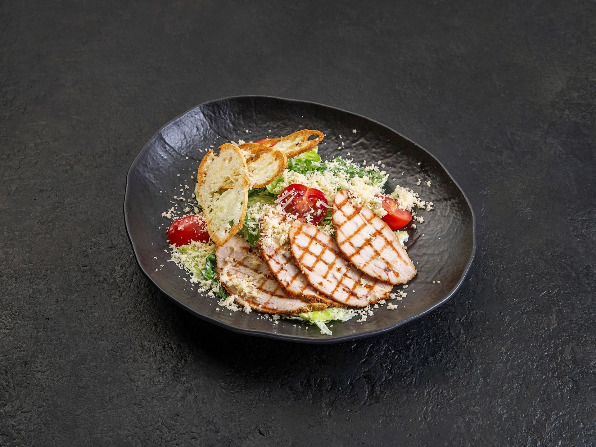 Цезарь с подкопченной индейкой