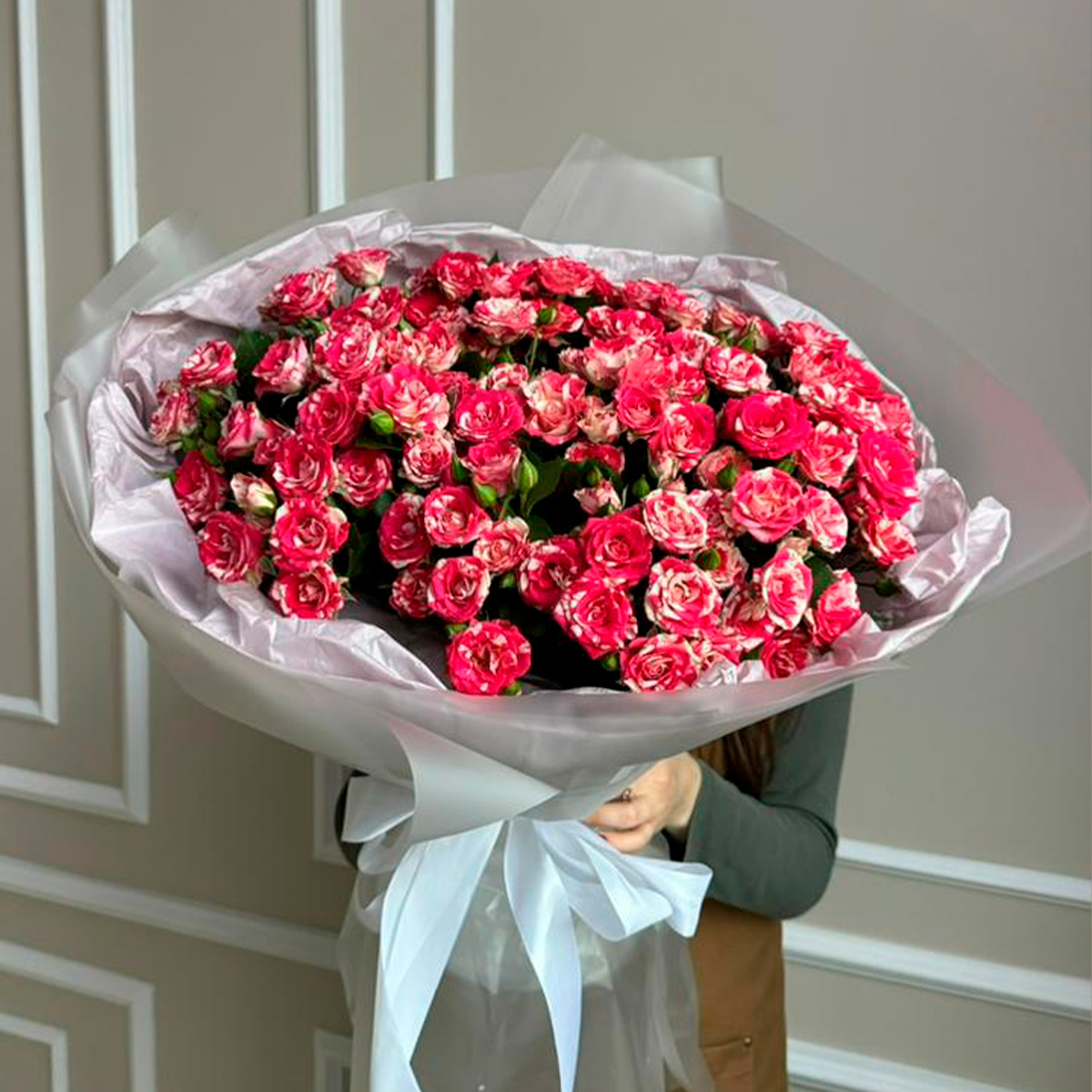 Букет из кустовых роз Артикул: Б-1124-22(предзаказ)