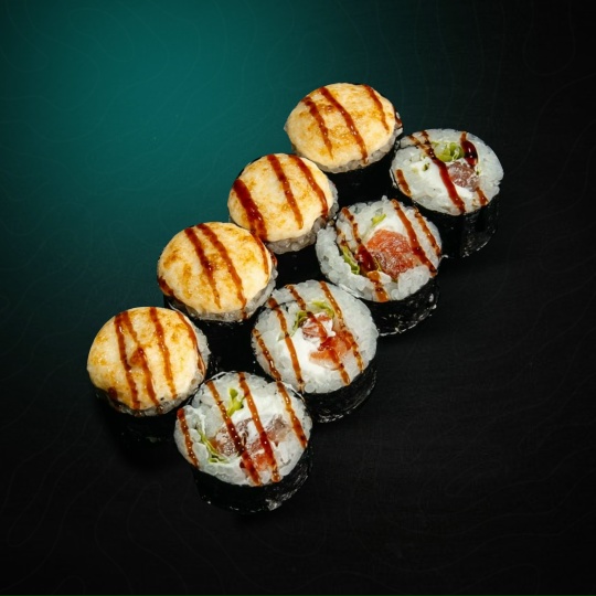 Запеченный ролл с лососем