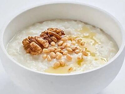 Каша молочная с орехами (рисовая)