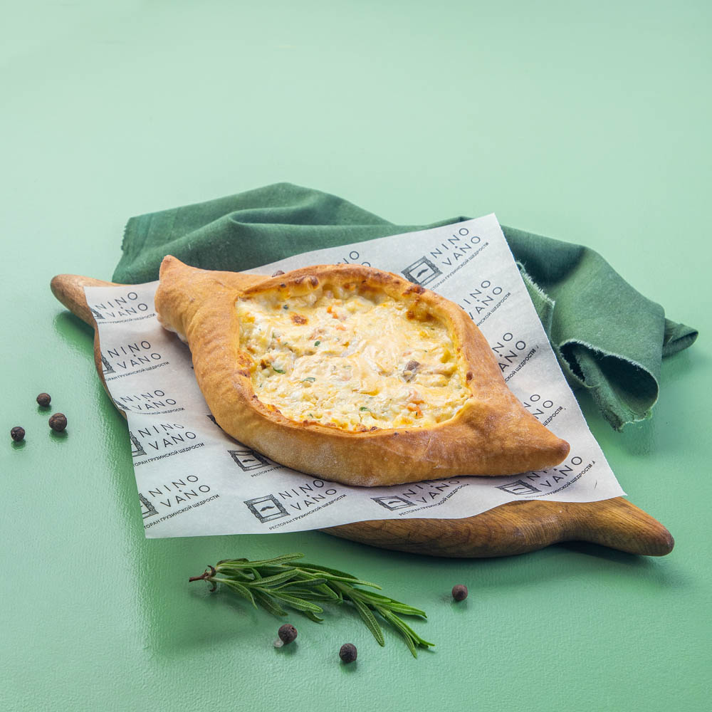 Хачапури Том Ям с лососем