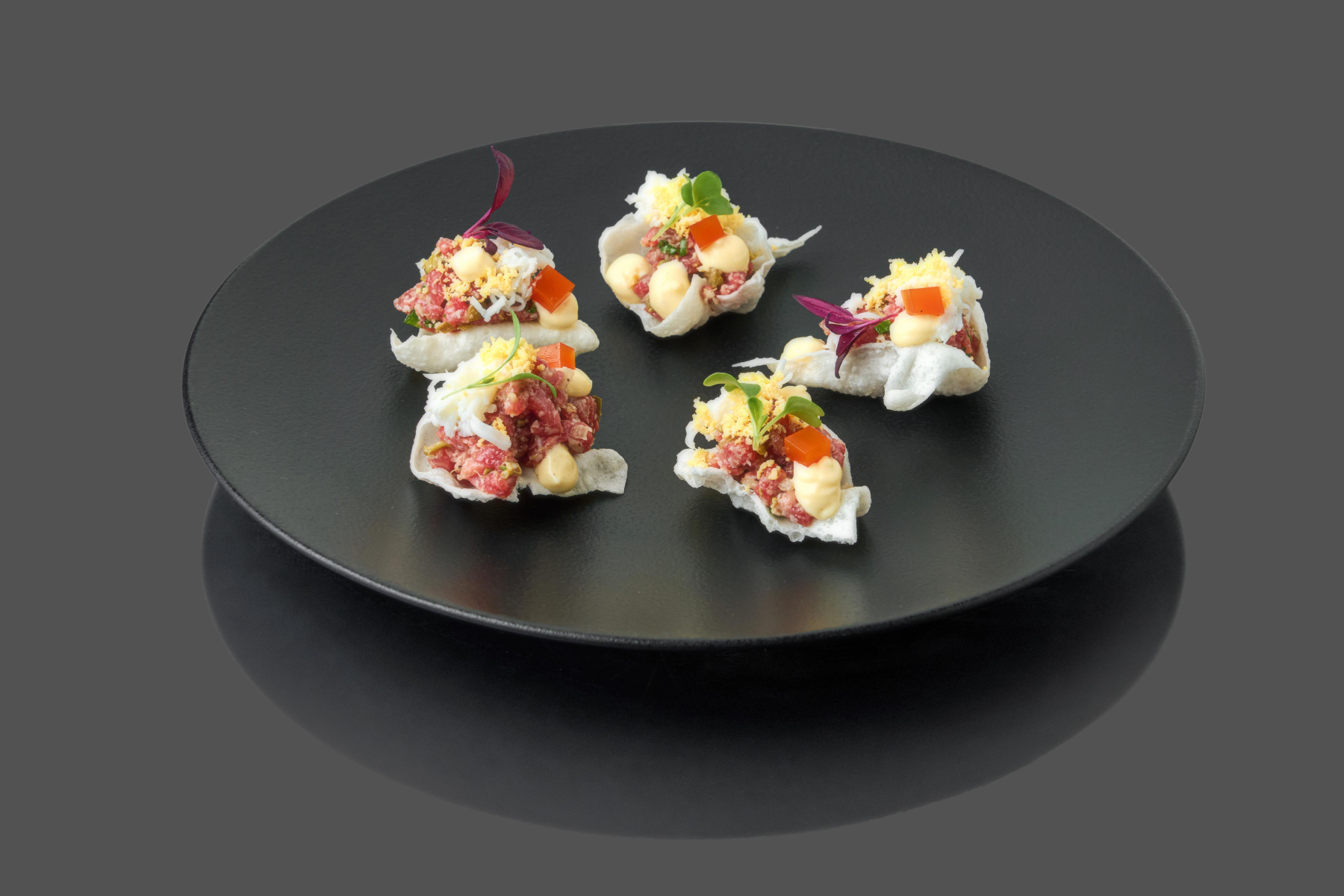 Тар Тар из говядины с мармеладом из томата