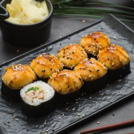 Ролл запеченный с кальмаром и окунем