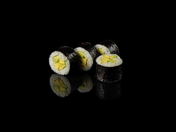 Ролл с авокадо