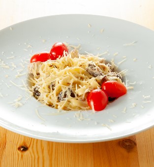 Паста с курицей и грибами