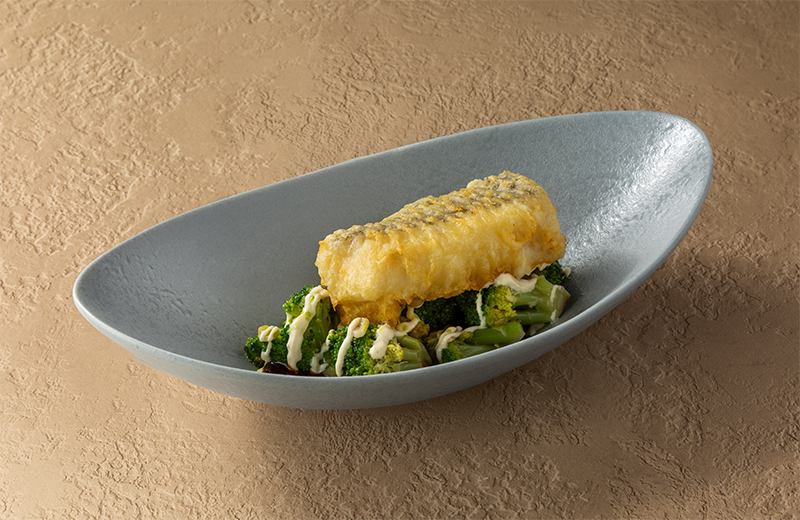 Треска с брокколи и соусом пармеджано