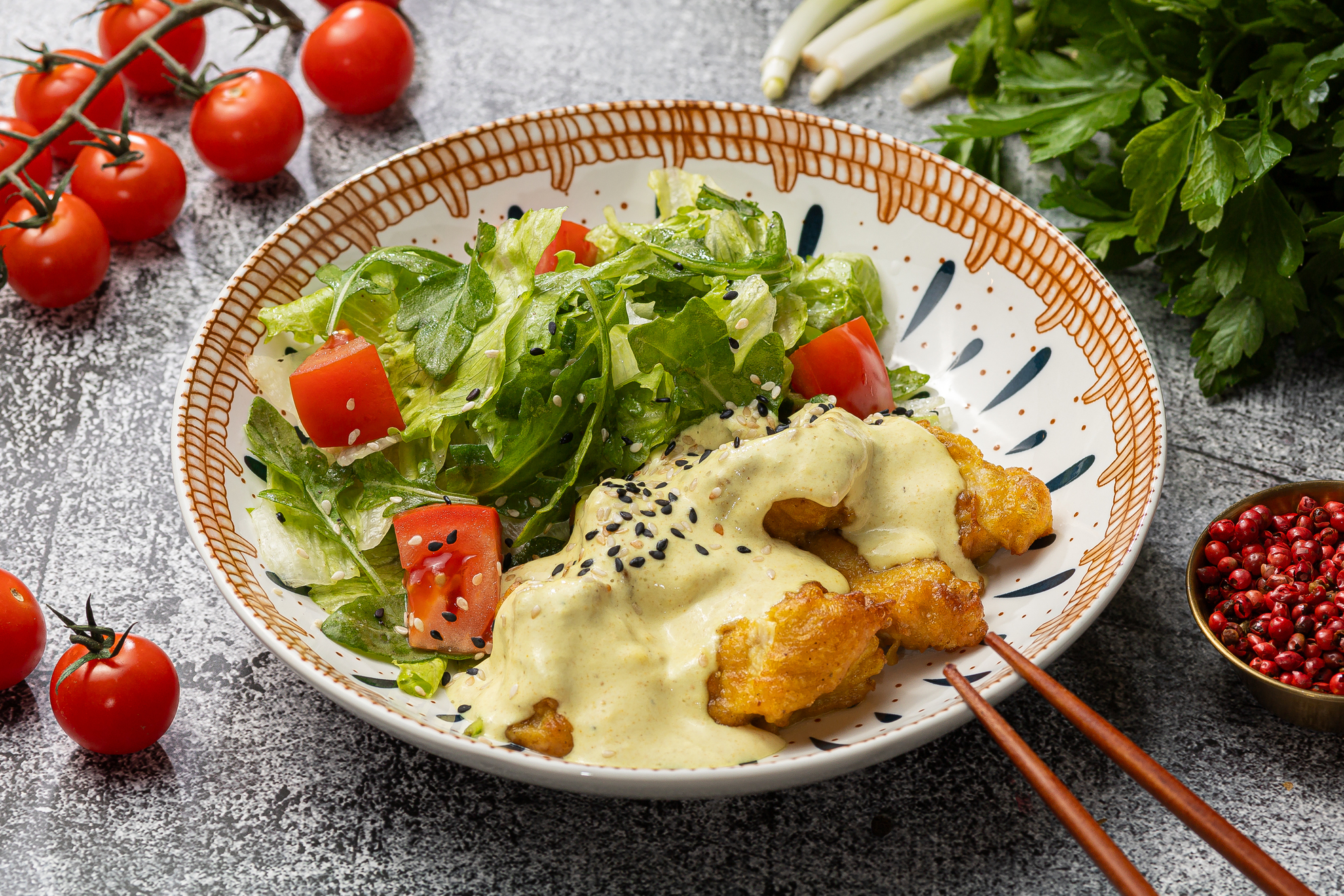 Салат с курицей карри