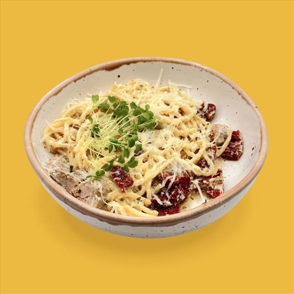 Паста с индейкой и вялеными томатами