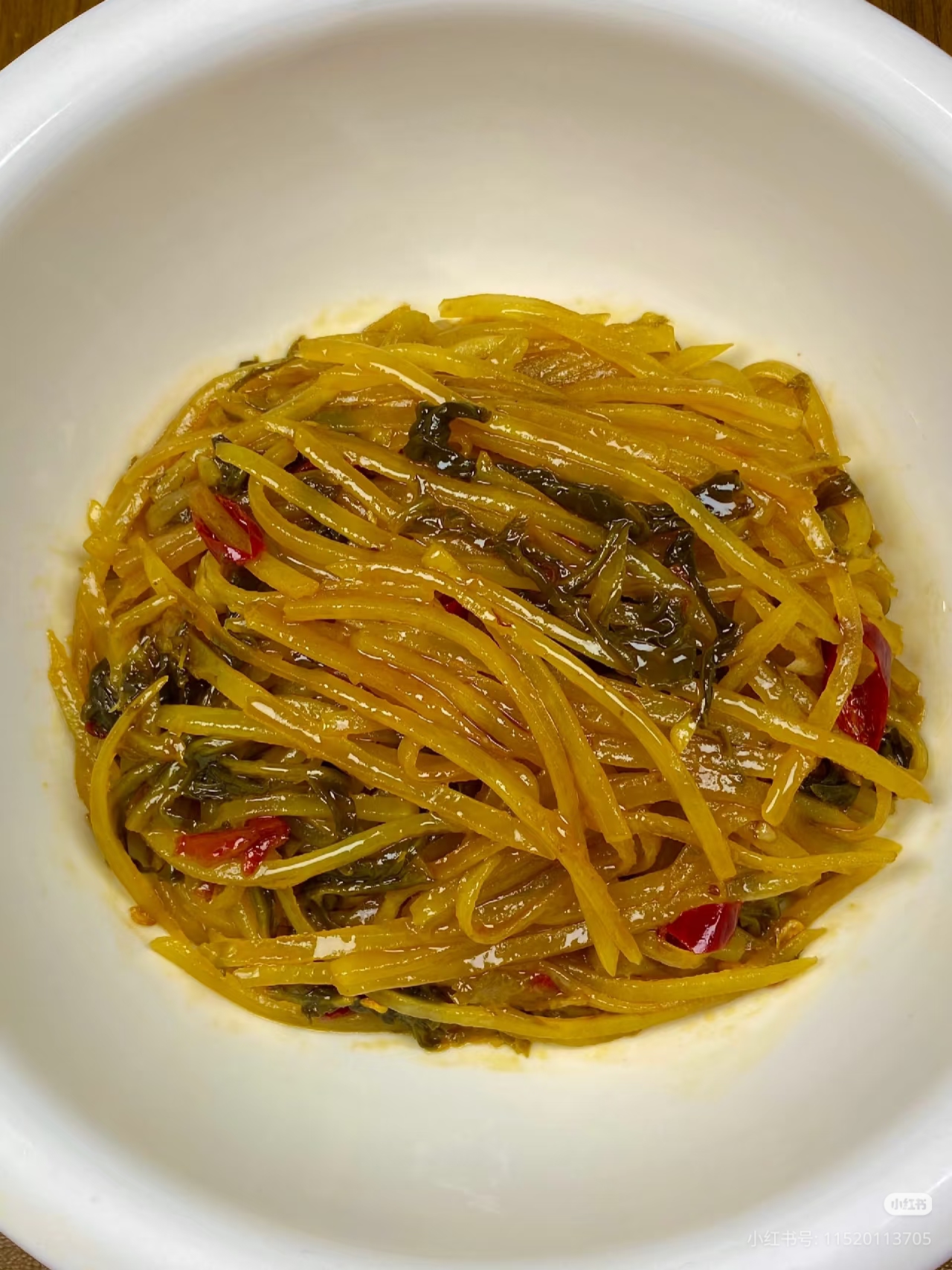 R-31 酸黄瓜炒土豆丝 Маринованные огурцы и тертый картофель.