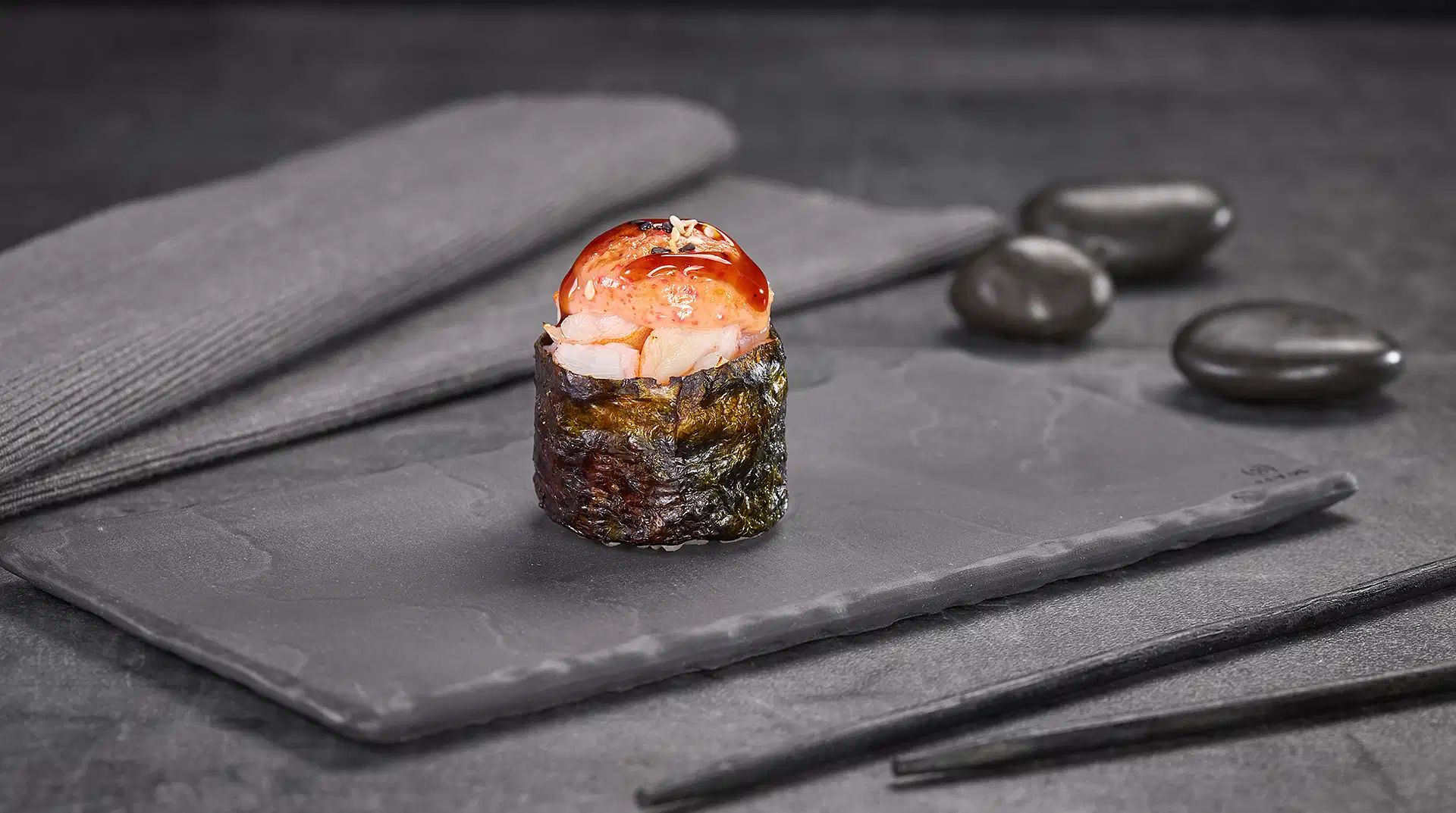 Гункан эби запеченный