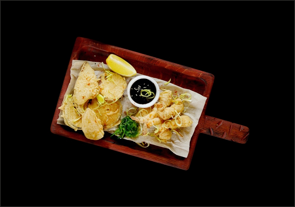 Тигровые креветки с овощами темпура