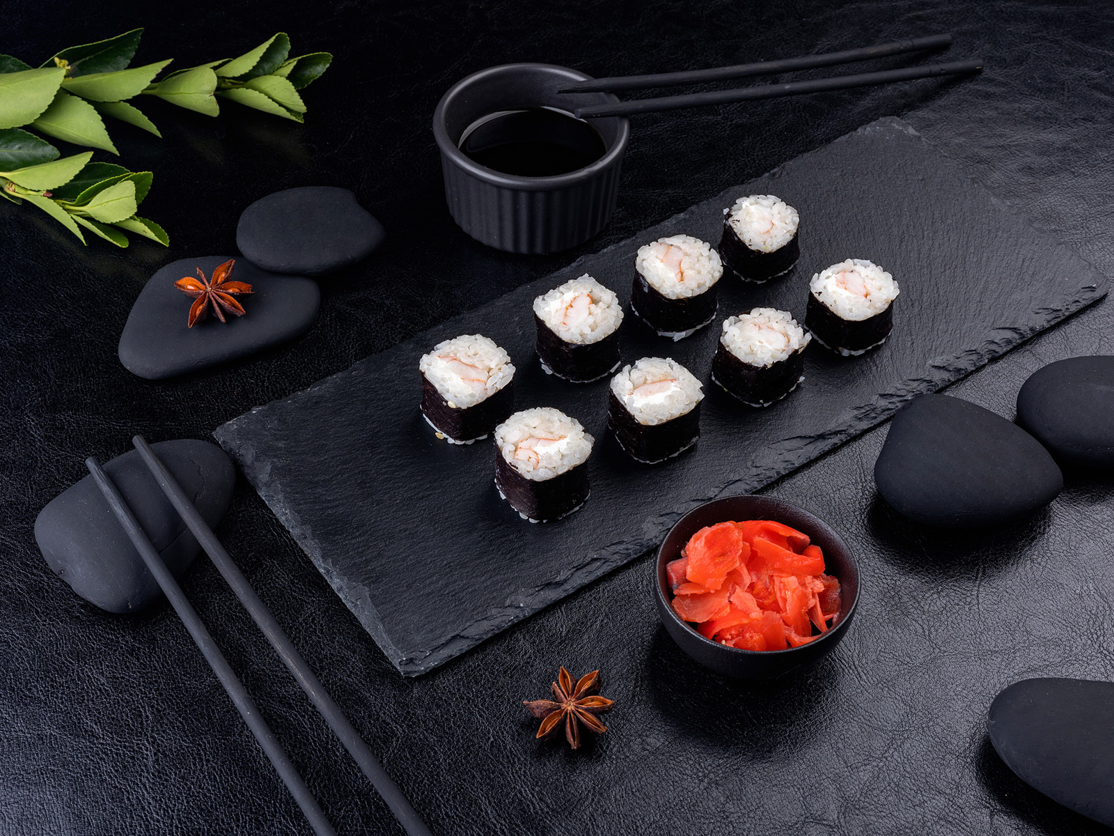 Ролл с креветкой