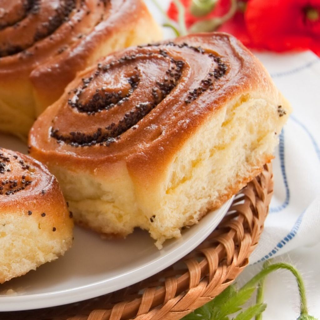 Булочка с маком