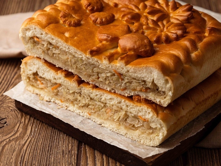 Пирог с капустой на дрожжевом тесте 500гр