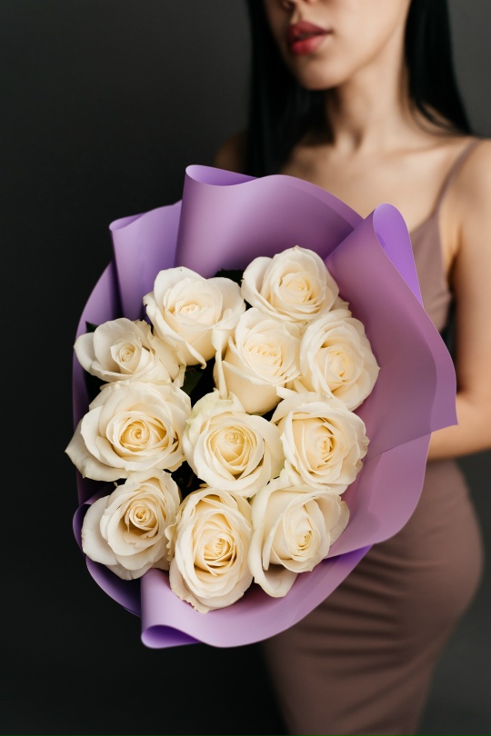 11 белых роз Россия
