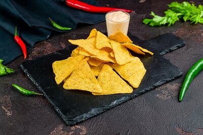 Начос с соусом