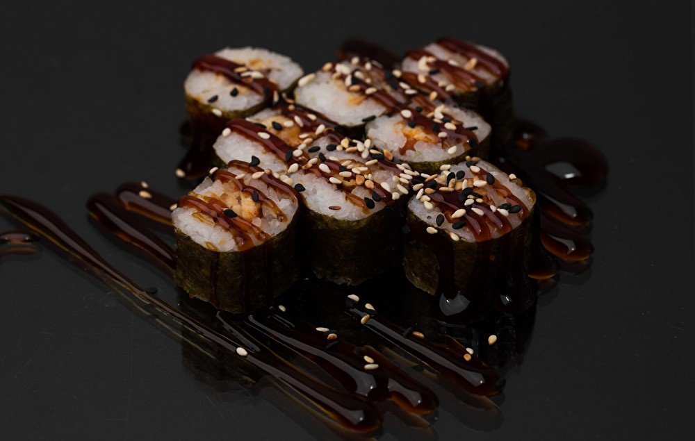 Мини-ролл с угрём