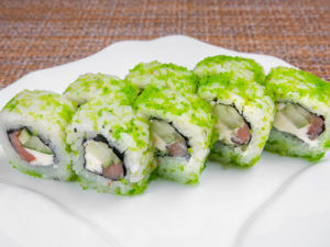 Копченый лосось маки