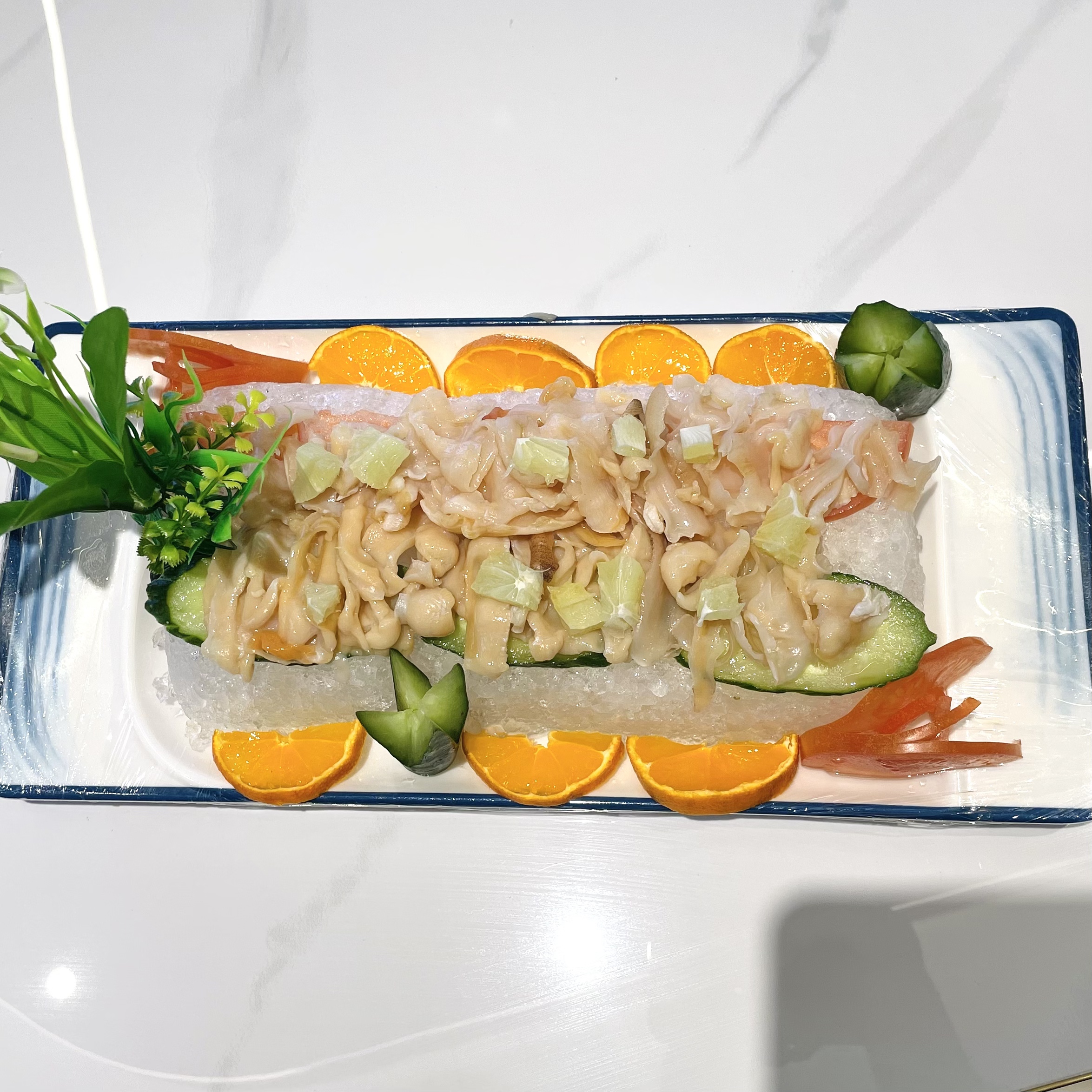 H-8-1 象拔蚌刺身 Сашими из геодака. (2 шт)