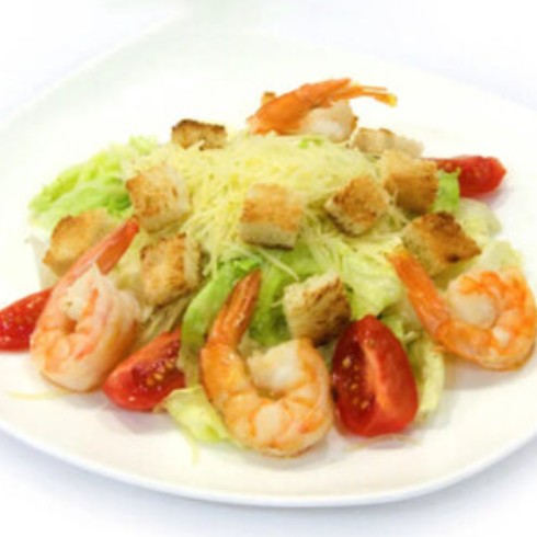 Салат Цезарь с креветками