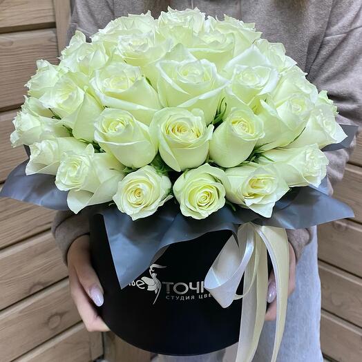 51 белая роза в коробке