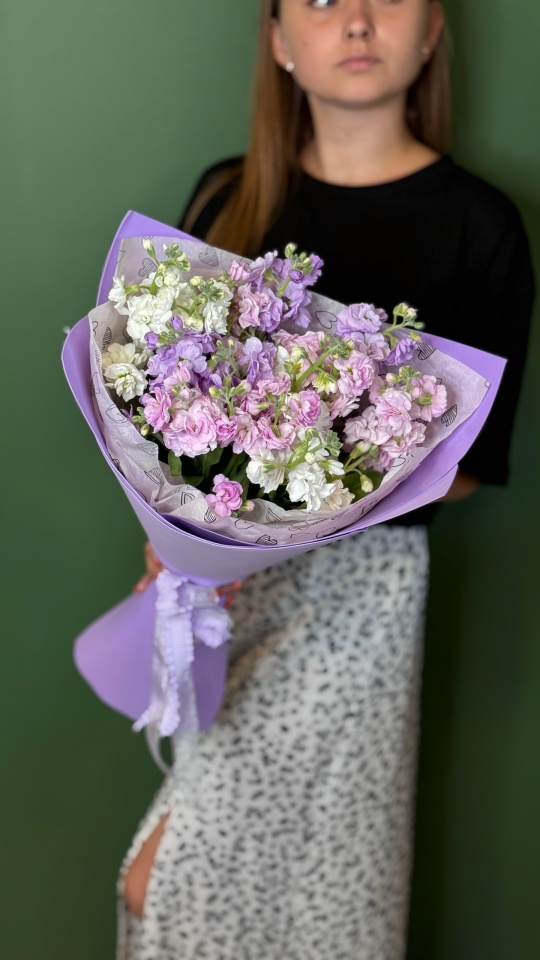 Монобукет с маттиолой 7 штук в фоамиране