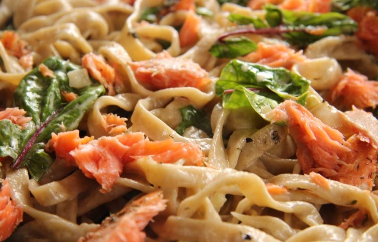 Паста с лососем и шпинатом