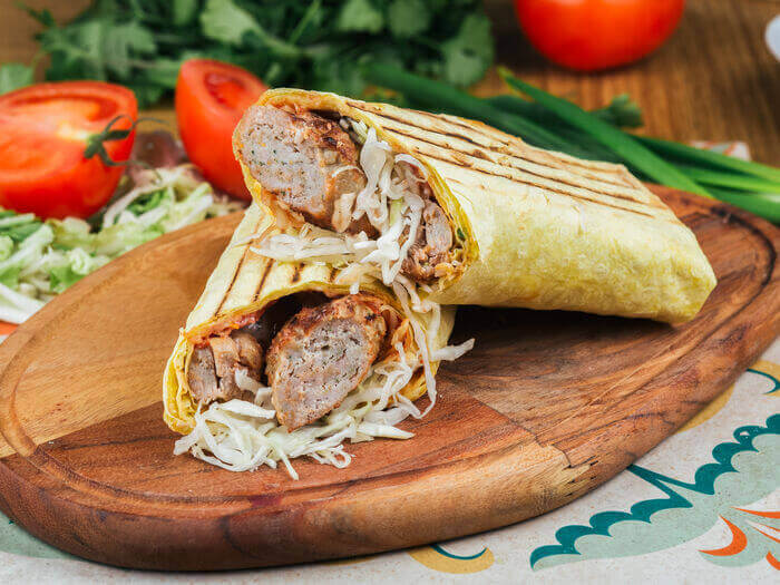 Шаурма с колбасками (курица, конина)