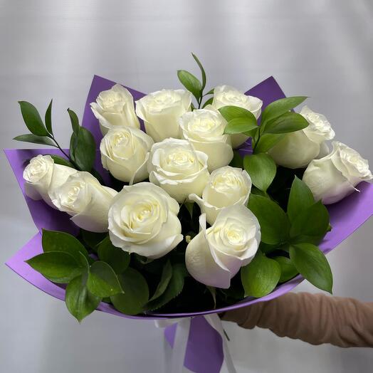 Розы белые 13