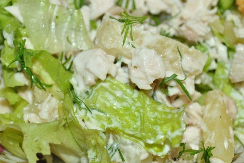Салат Курица с ананасами