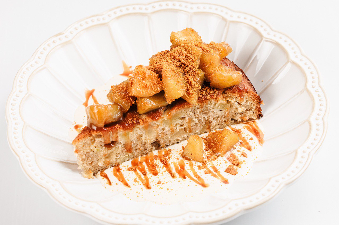 Шарлотка яблочная