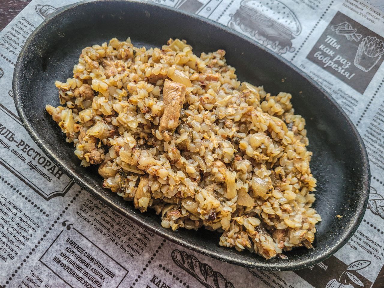 Походная трапеза (греча с лесными грибами и мясом)